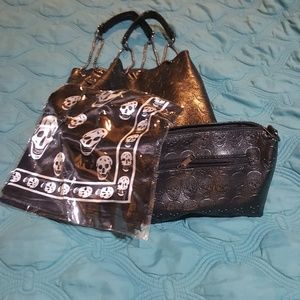 Black skull purse